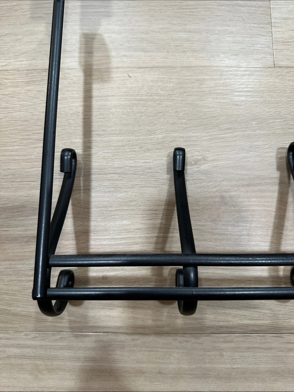 Black Metal Over-the-Door 5-Hook Wall Rack